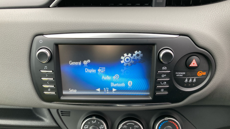 Toyota Yaris 1.5 VVT-i Icon 5dr Petrol Hatchback